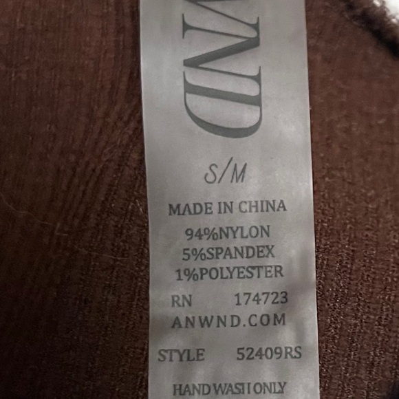 NWT Anwnd Ribbed Sporty Crop Top - Picture 5 of 6